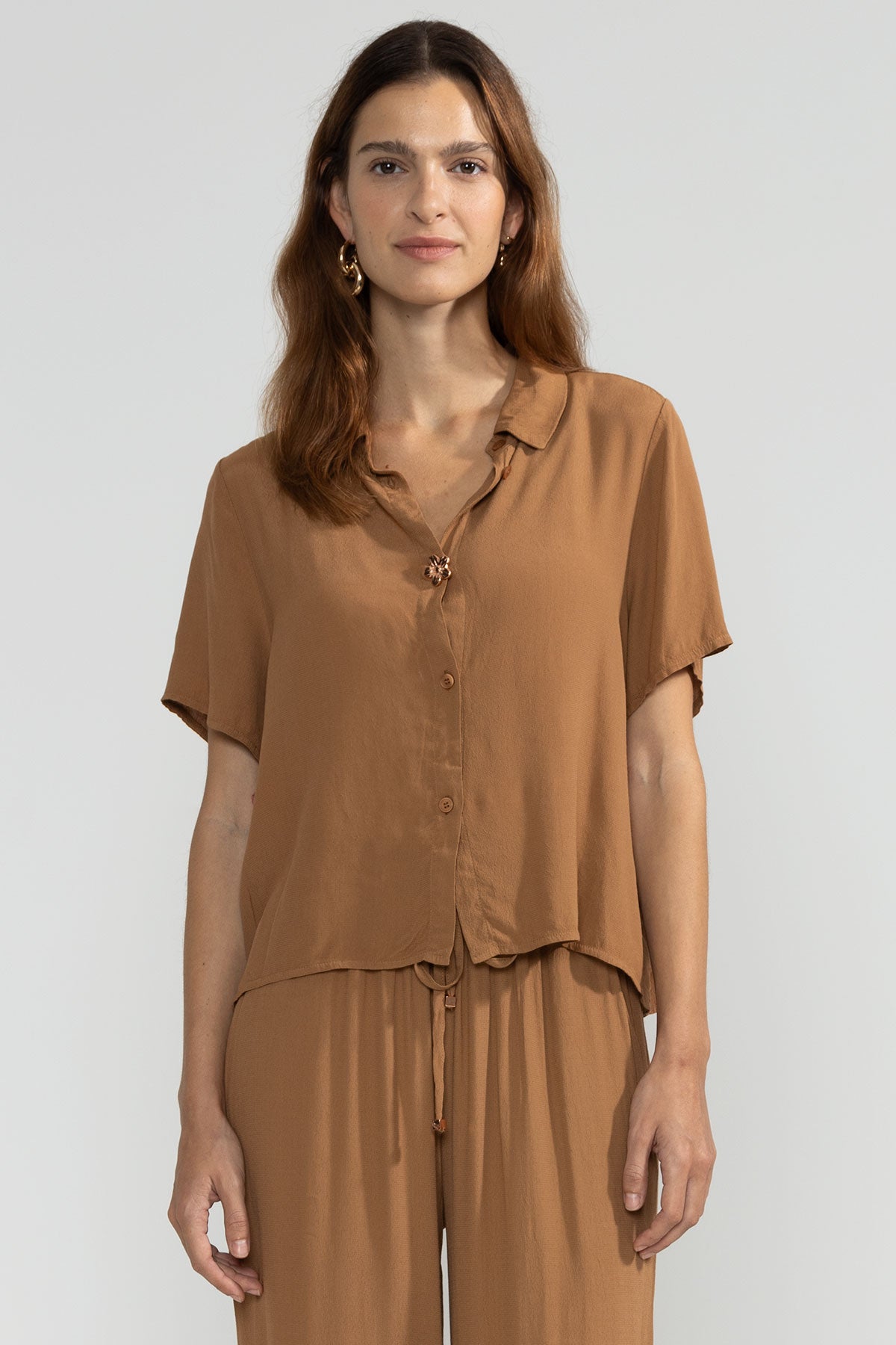Camicia a Maniche Corte Terra con Motivo Floreale