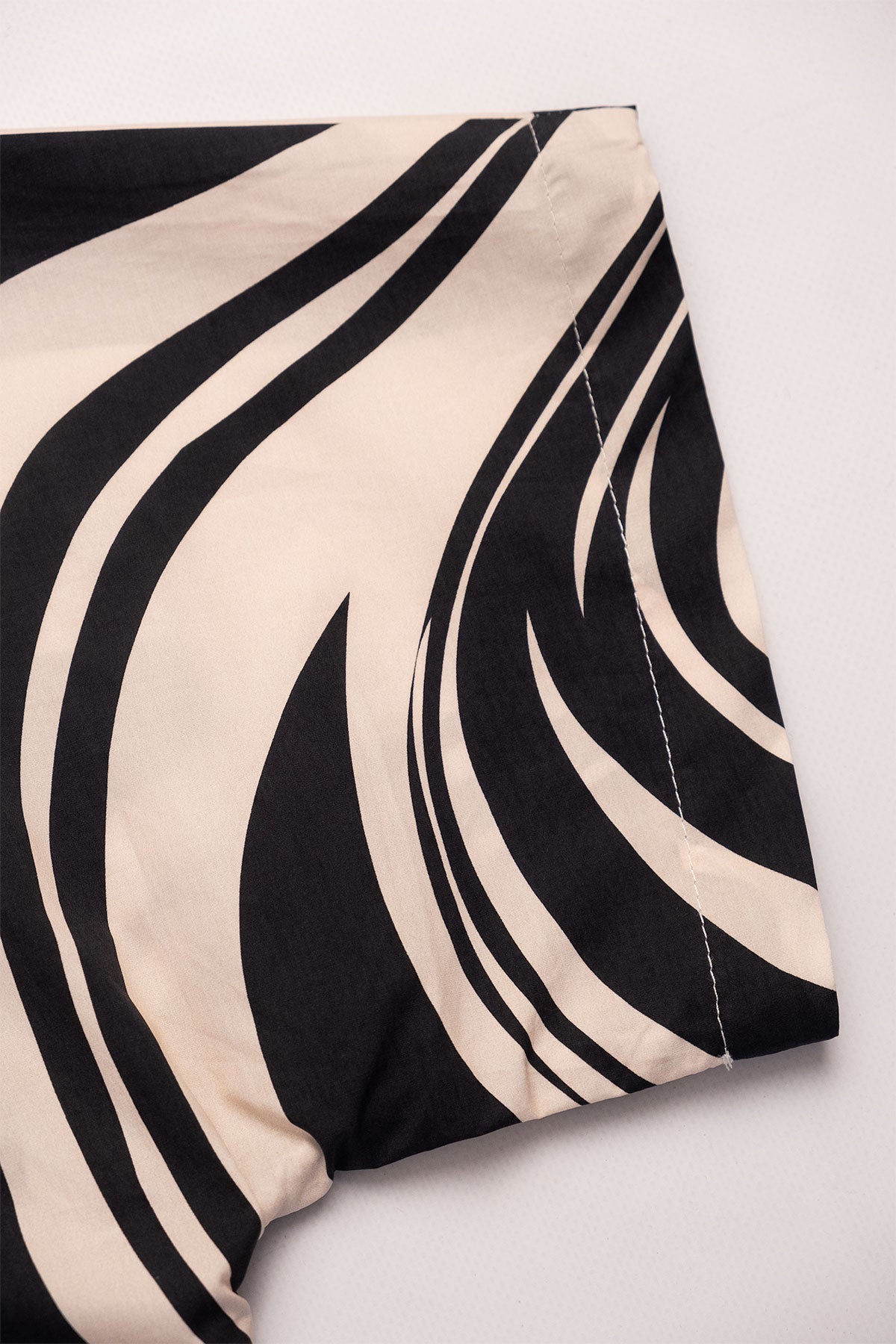 Camisa Convertible Collar Boxy Marble Black - Polonio