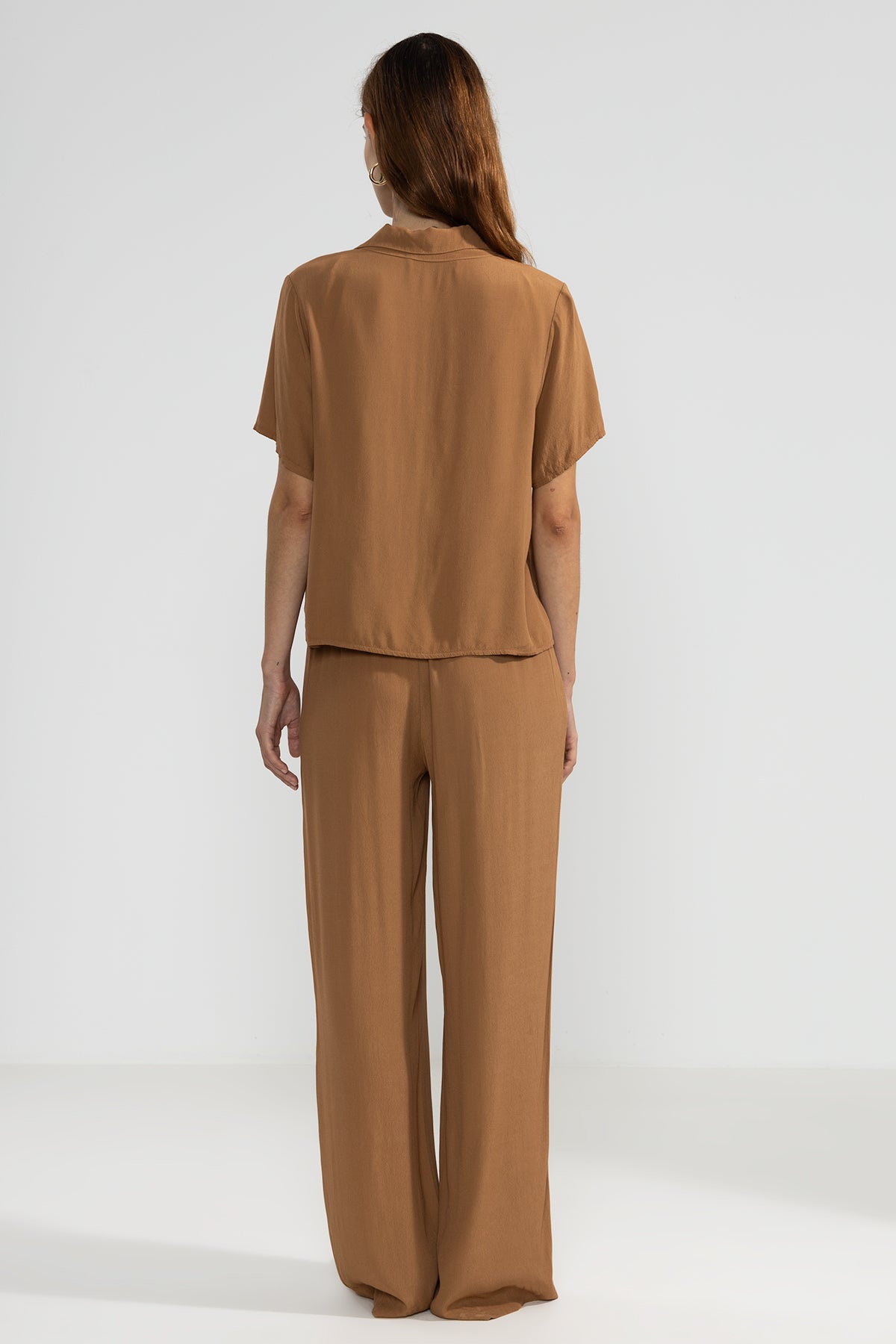 Camicia a Maniche Corte Terra con Motivo Floreale