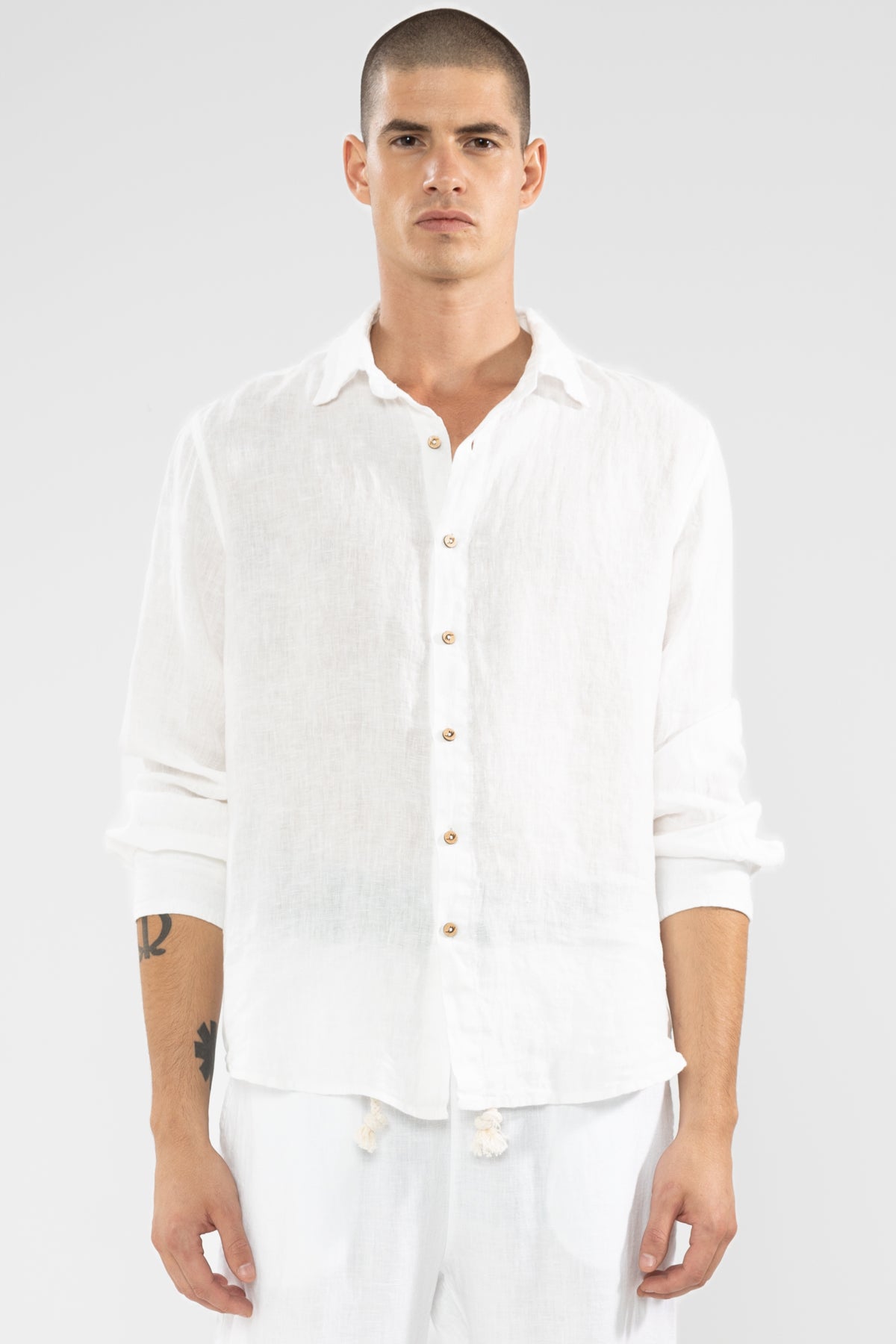 Langarmhemd aus 100 % weißem Leinen
